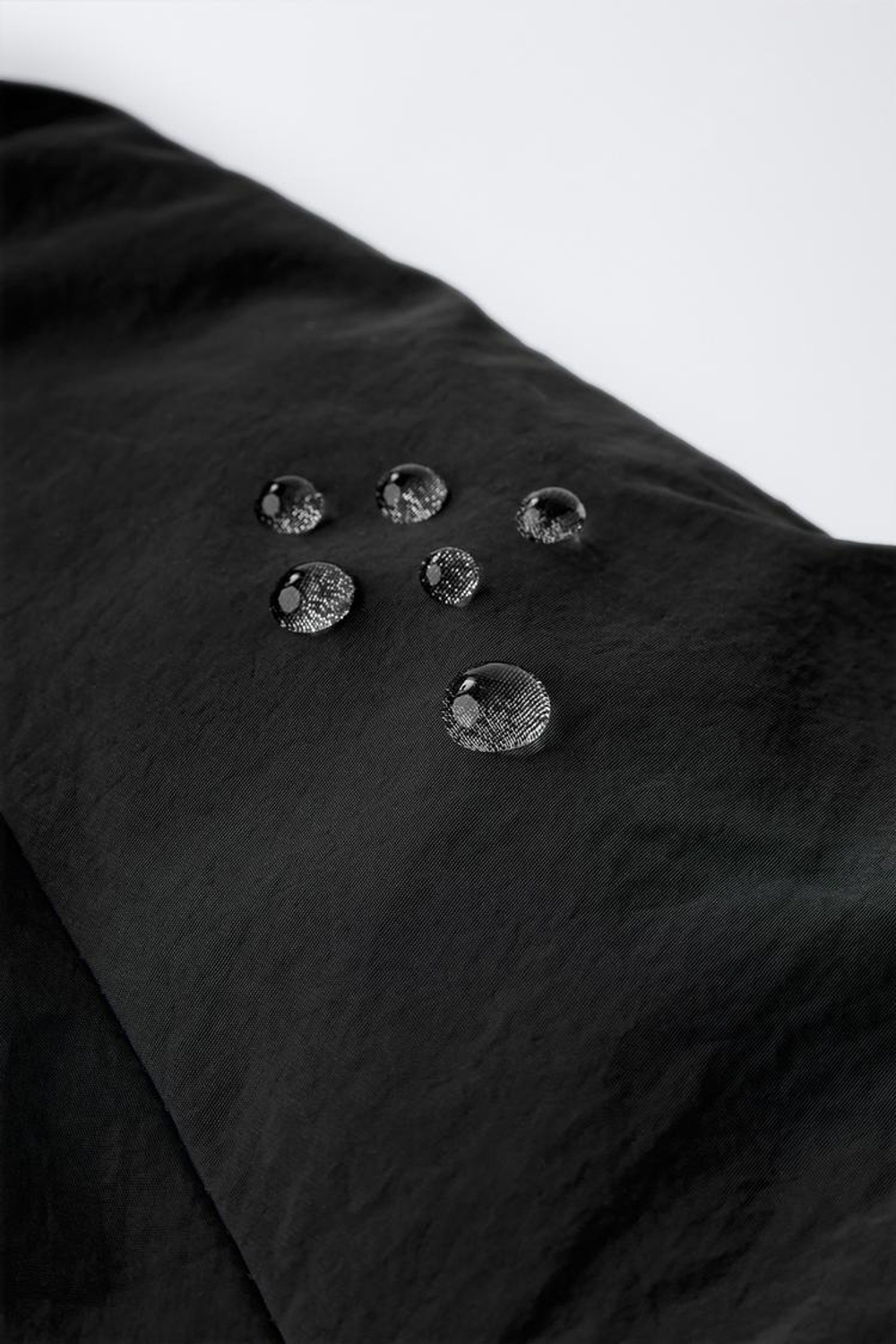 ZARA СТЕГАНАЯ КУРТКА С КАПЮШОНОМ WATER REPELLENT, ЧЕРНЫЙ