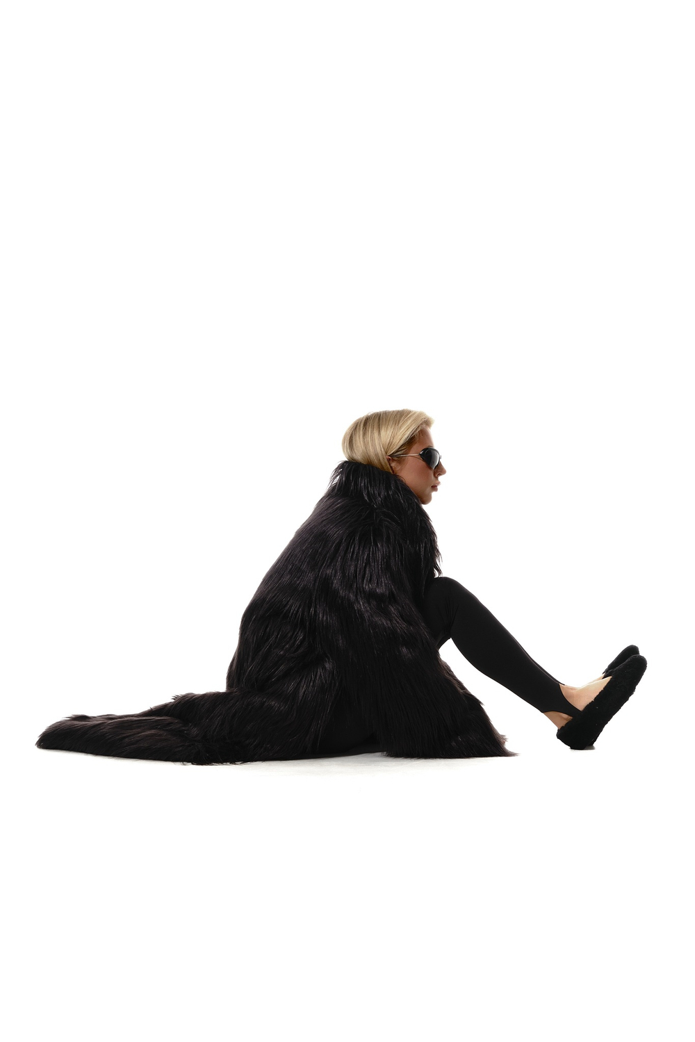 PRE-ORDER FUR ÉSME
