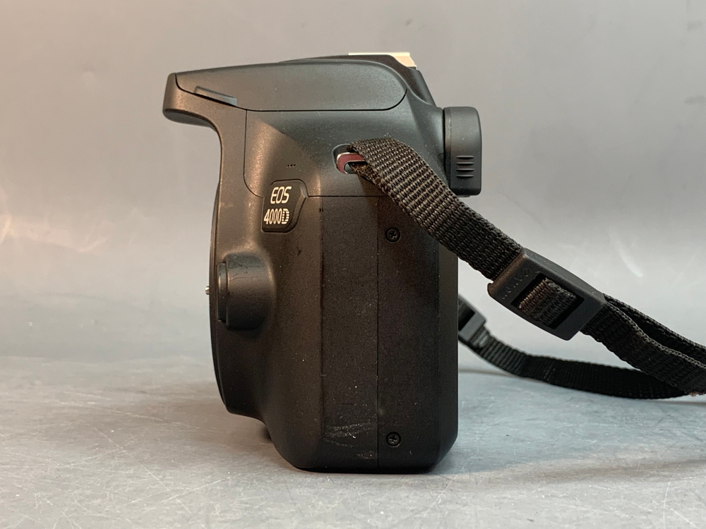 Canon EOS 4000D Body 20.000 кадров пробега