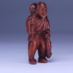 Нэцкэ Рыбак с карпом