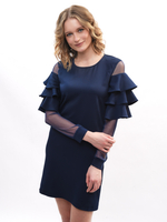 Платье с воланами на рукавах