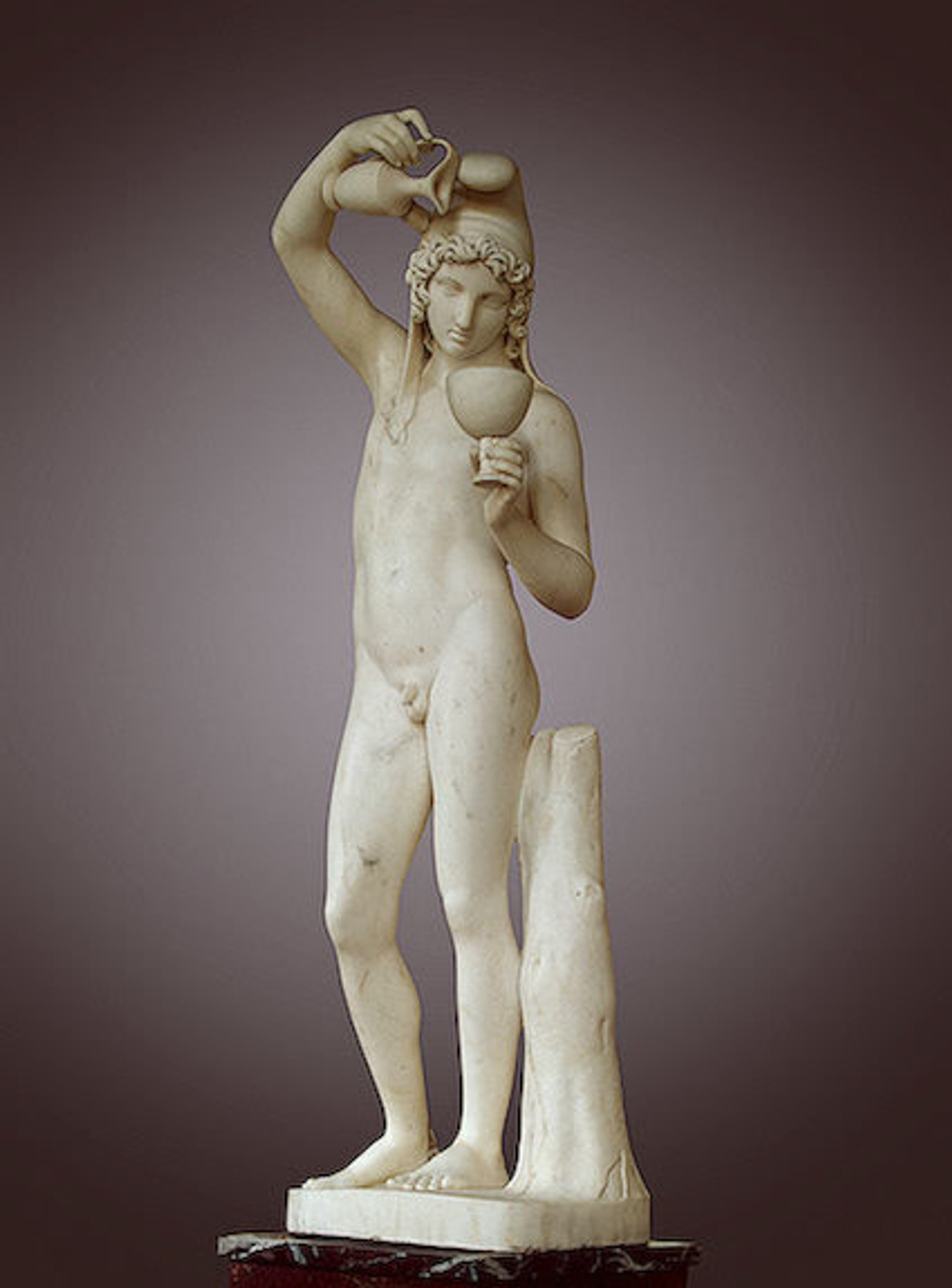 Бертель (Альберт) Торвальдсен. Дания. Ганимед . После 1816. Мрамор. 136 см. Источник поступления в музей:   Первый филиал Государственного Эрмитажа (бывший музей училища Штиглица). 1926. Государственный Эрмитаж. Санкт-Петербург.