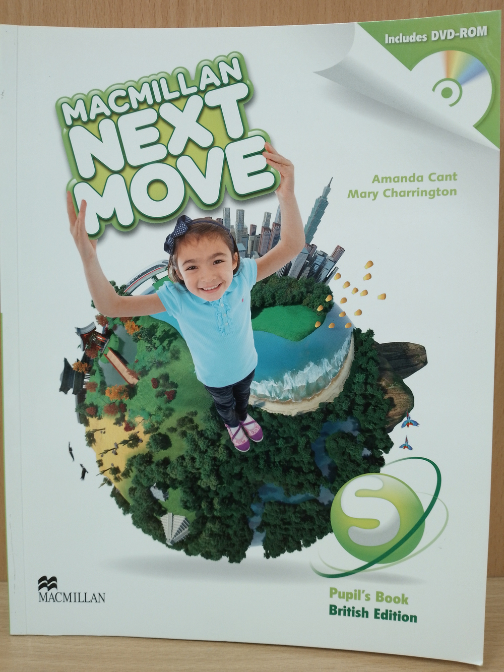 Next Move British English Starter Level Student's Book + DVD