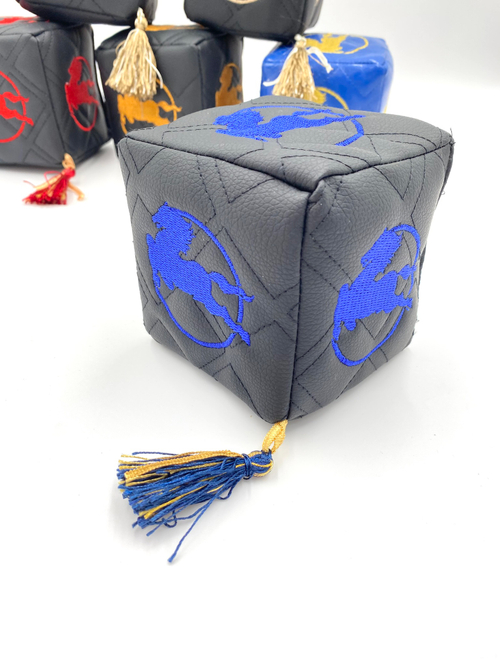 Кубик IVECO (экокожа, черный с синей вышивкой)