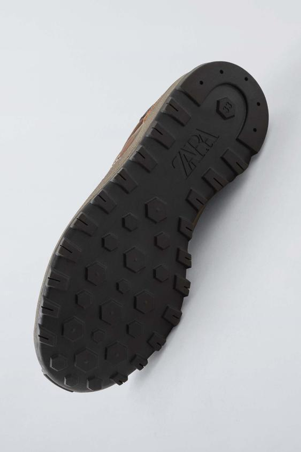 ZARA КРОССОВКИ С КОНТРАСТНЫМИ ВСТАВКАМИ, КОРИЧНЕВЫЙ