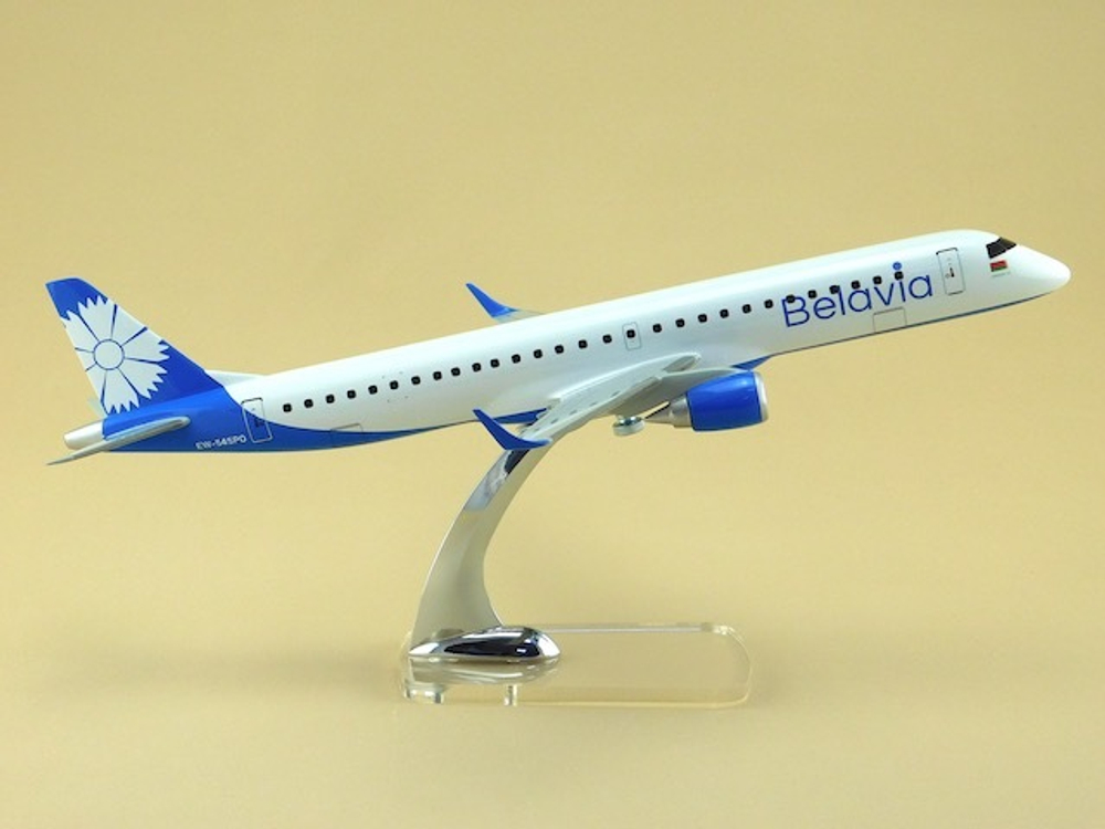 Модель самолета Embraer 195 (М1:100,Belavia)