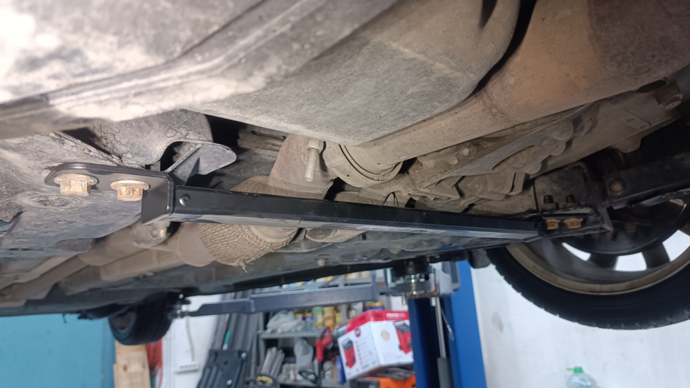 Распорка передняя нижняя (перемычка) Peugeot 207 RC (ПОД ЗАКАЗ)