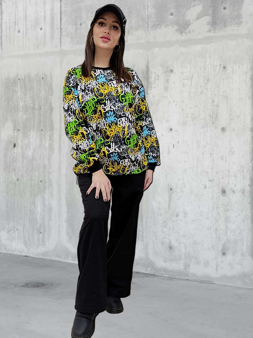 20833 Костюм женский (брюки палаццо и свитшот) футер 2-х нитка начес граффити/черный (52)