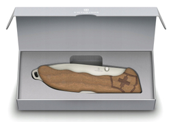 Нож перочинный Victorinox Evoke Wood (0.9415.D630) 136мм 4функц. дерево подар.коробка
