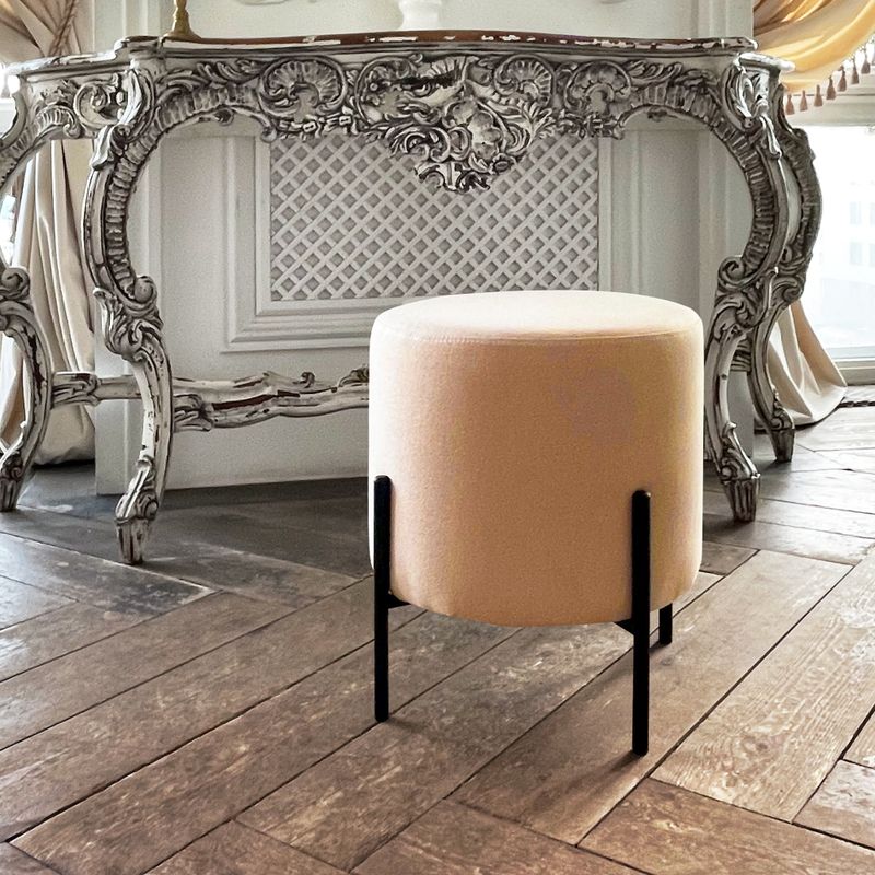 Табуреты и пуфики