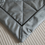 Велюровое покрывало в клетку с наволочками OVL039