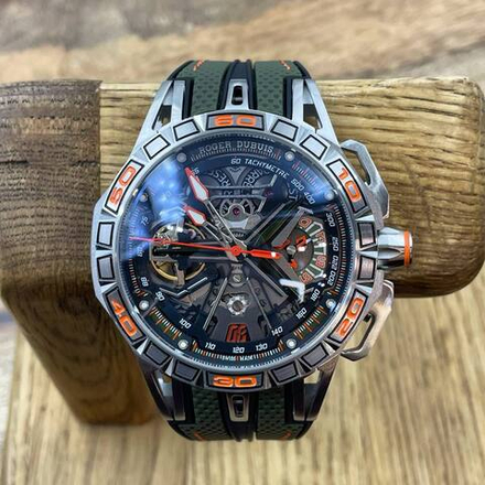 Часы Roger Dubuis