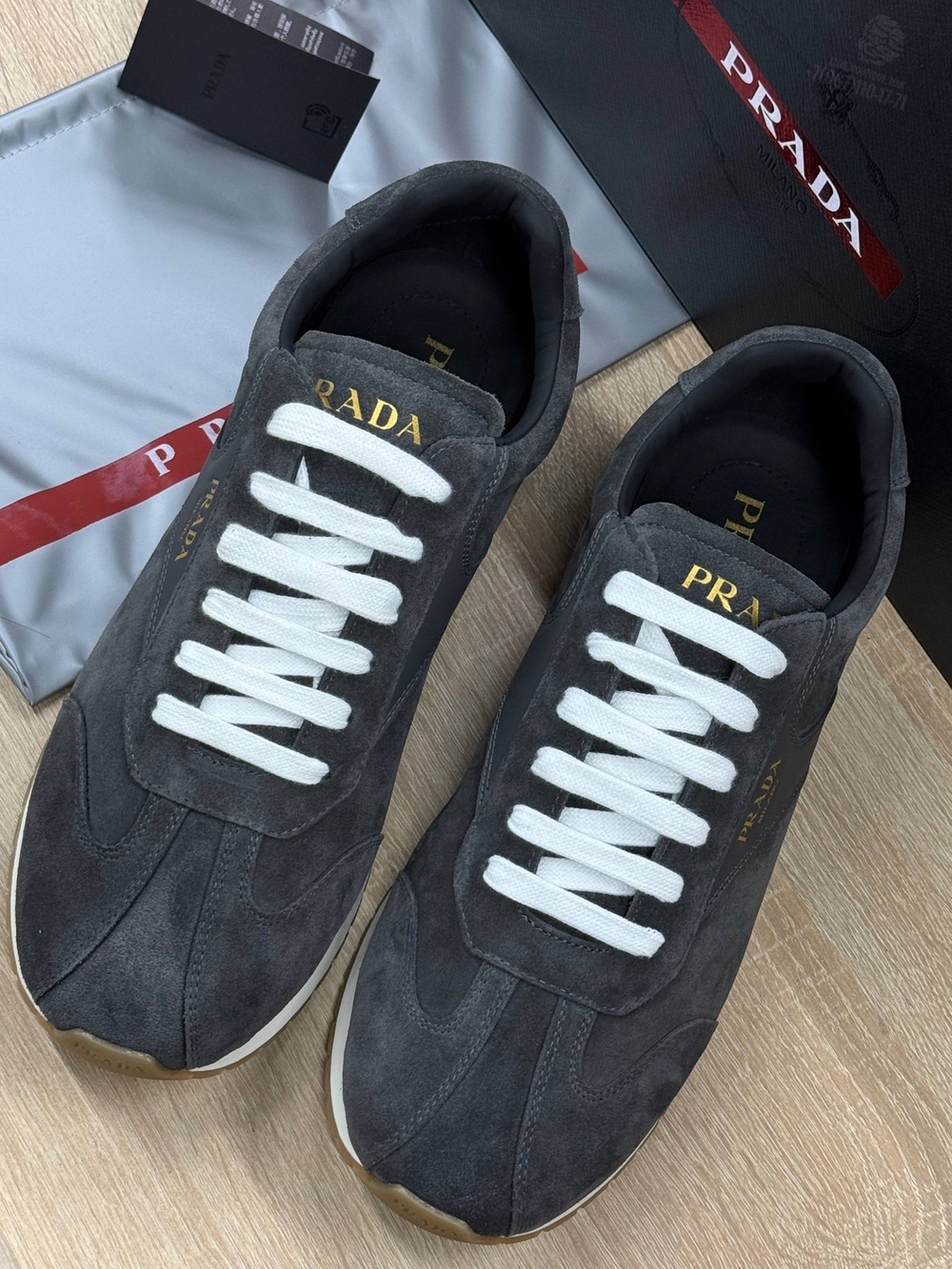 Кроссовки Prada