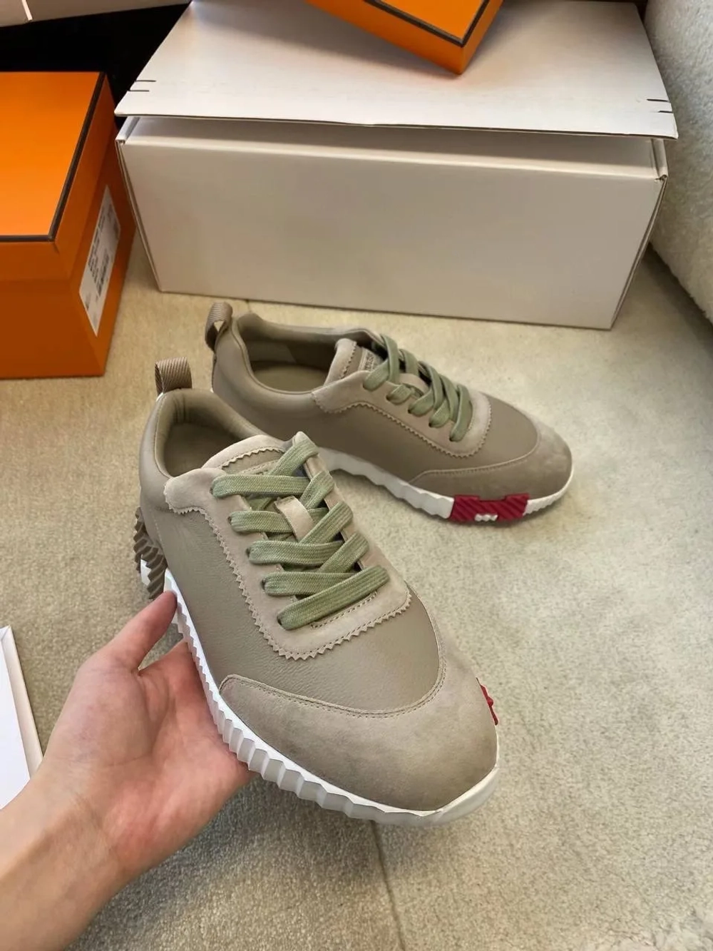 Женские кроссовки Hermes Bouncing цвета хаки