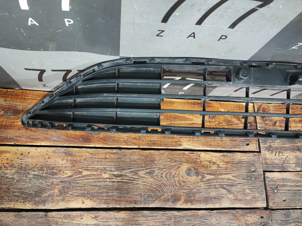 Решетка переднего бампера JAC J7 20-нв Б/У Оригинал 2803102U7300