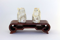 Сет нэцкэ Дзюродзин и Фукурокудзю на подставке