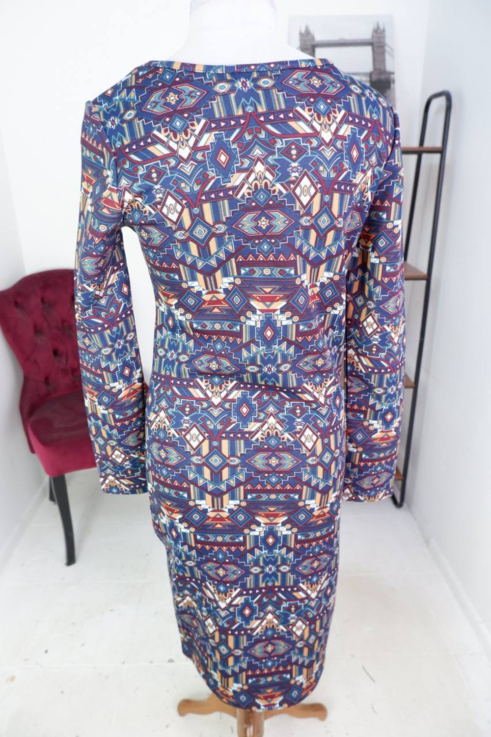 Платье c орнаментом, визуально 44 размер