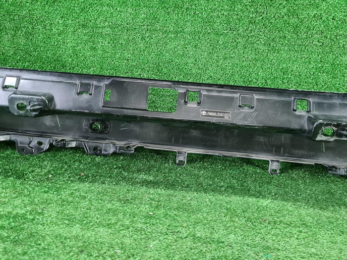 Бампер задний Toyota Land Cruiser 300 (2021-н.в.)