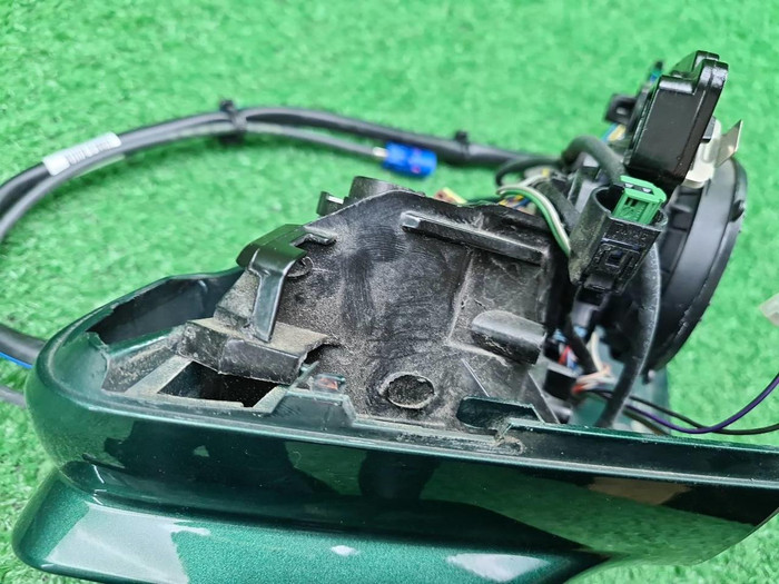 Зеркало правое Bentley Bentayga (2015-н.в.) 15к.