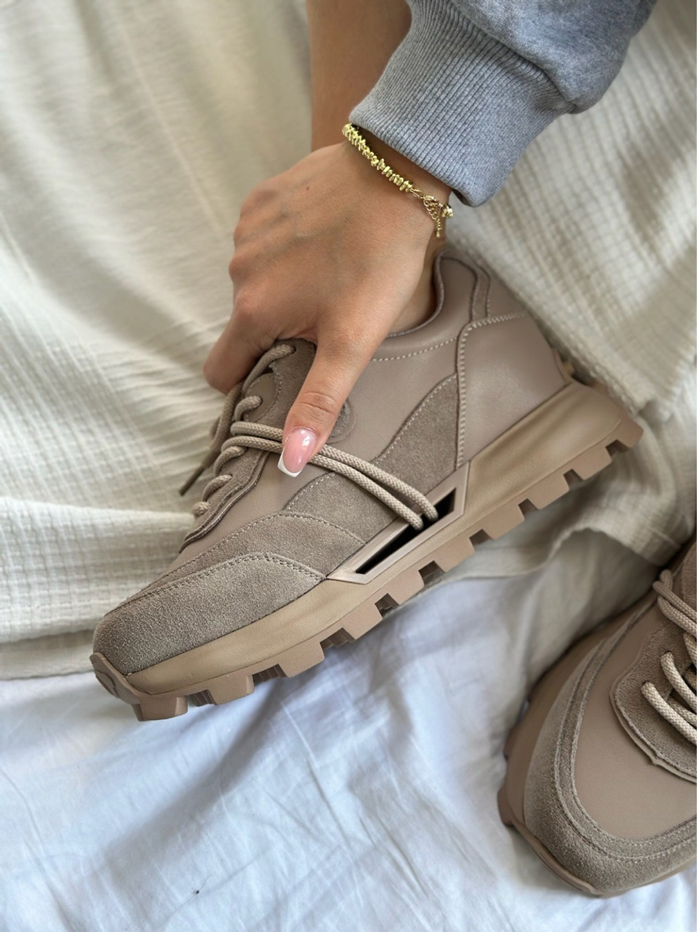 Кроссовки из натуральной кожи