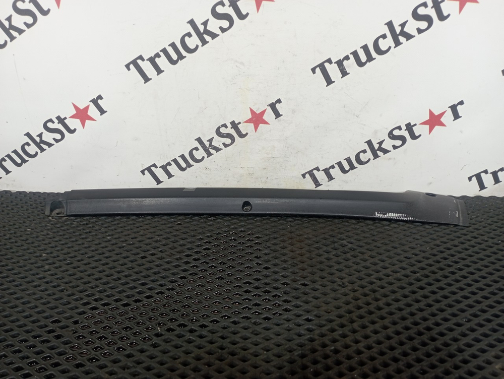 Накладка стойки лобового стекла