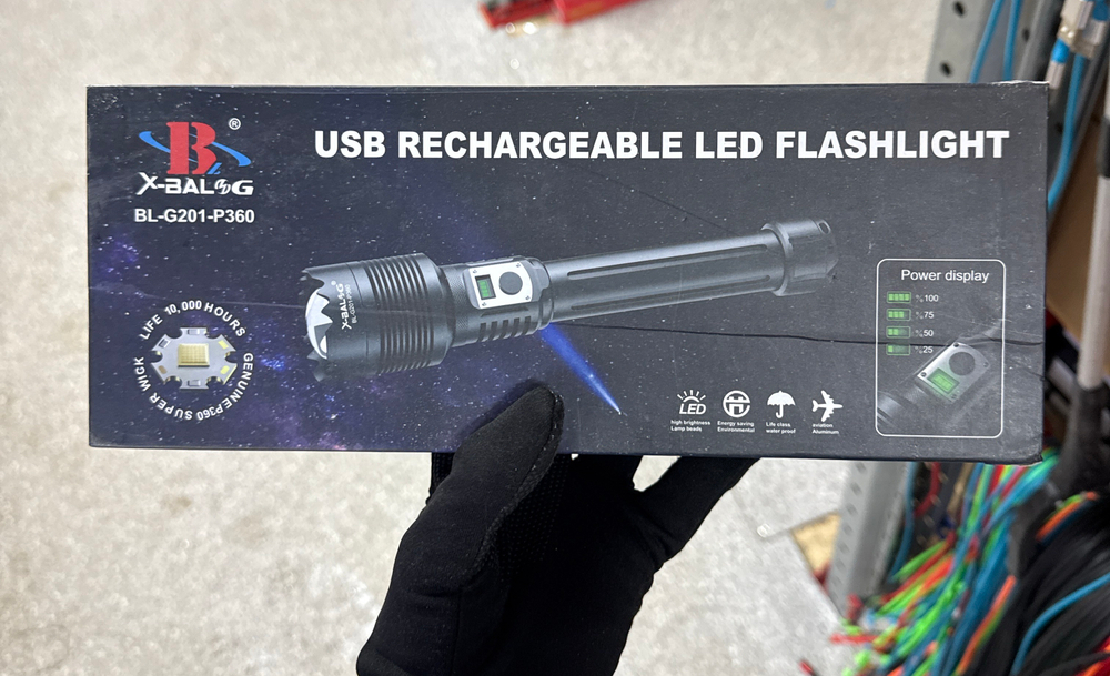 Ручной светодиодный перезаряжаемый аккумуляторный фонарь с USB BL-G201-P360