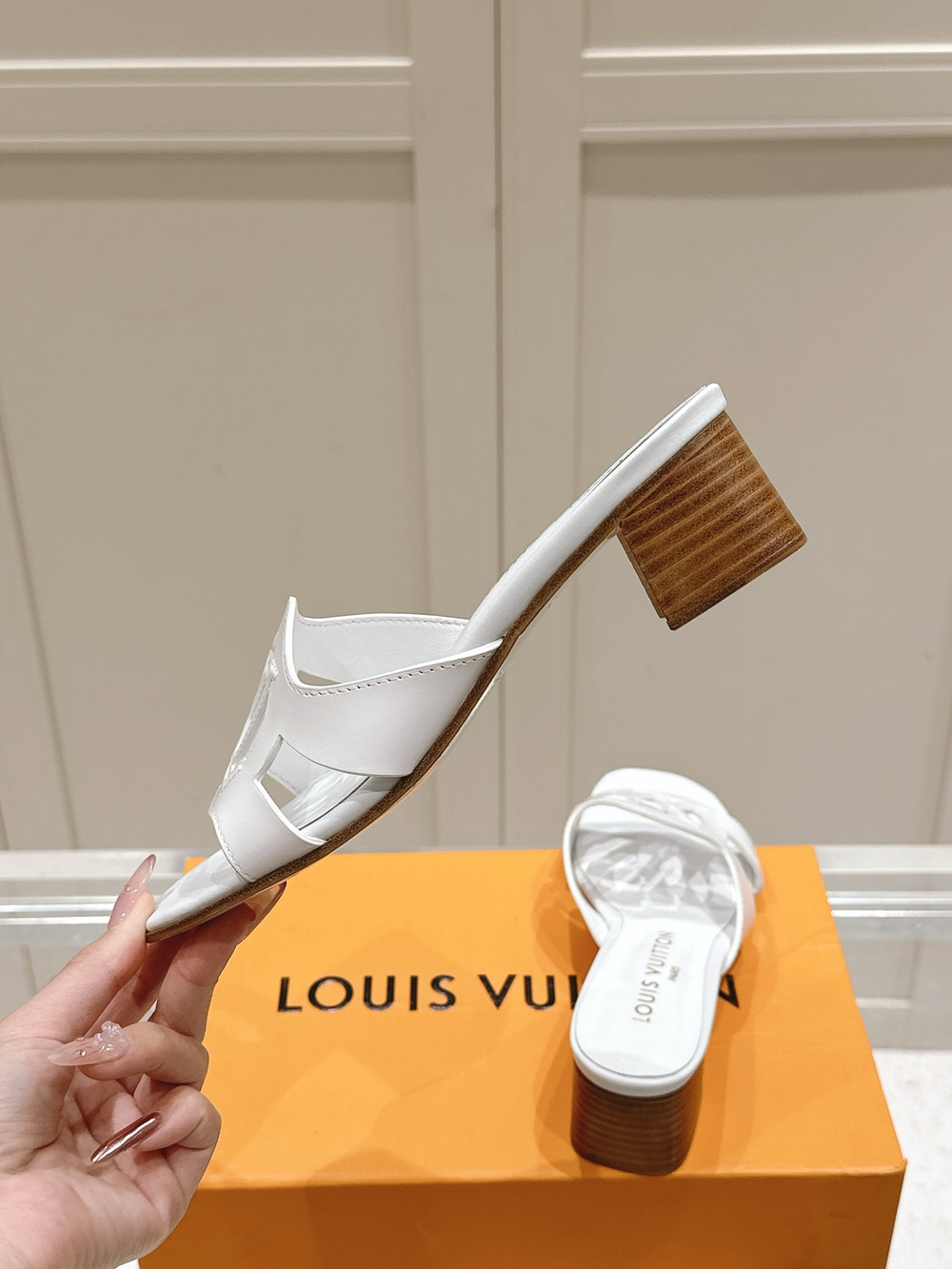 Louis Vuitton Isola Mule