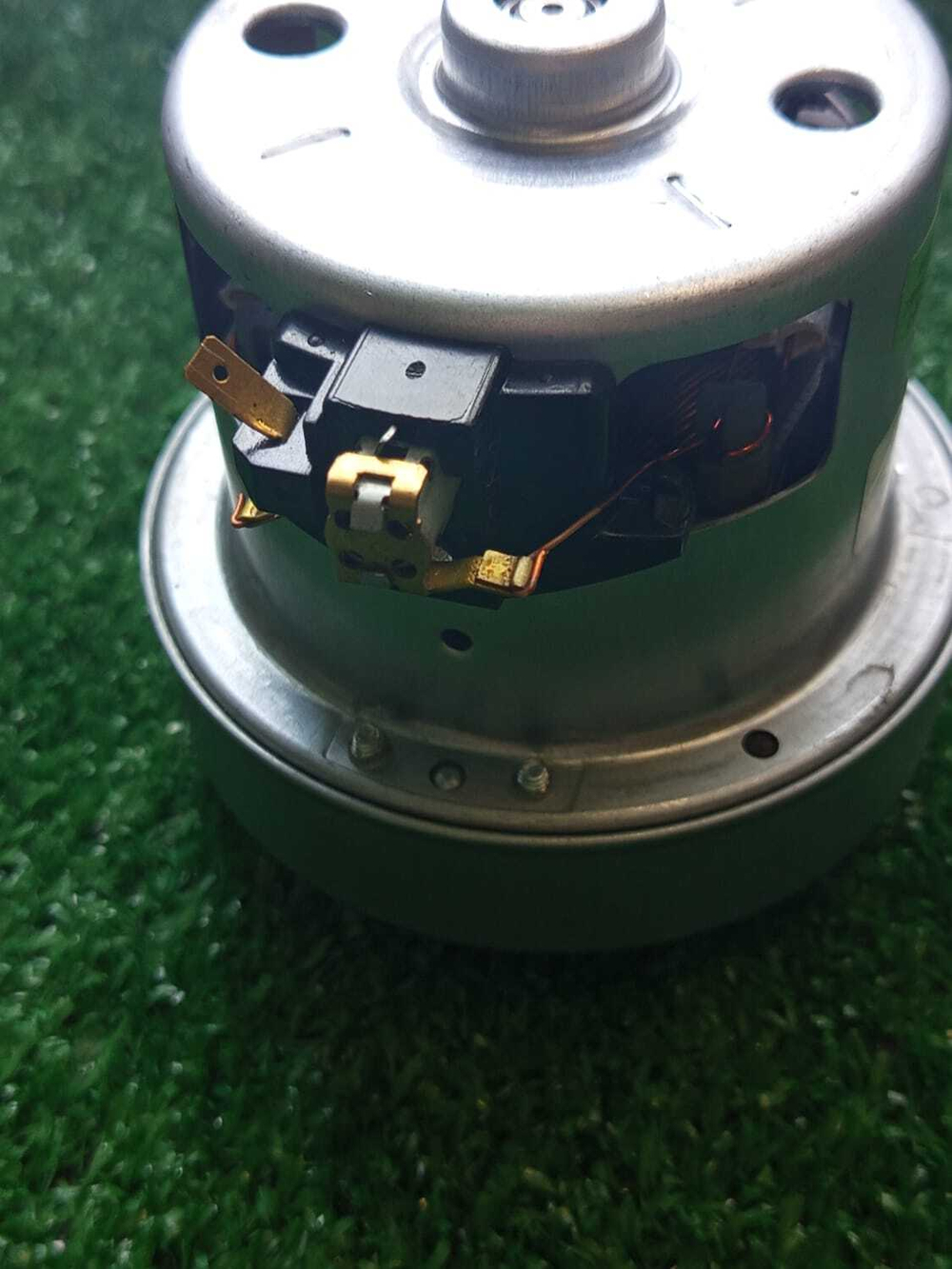 Двигатель для пылесоса Polaris PVC 1823 V1J-PT22-982 (с разбора).