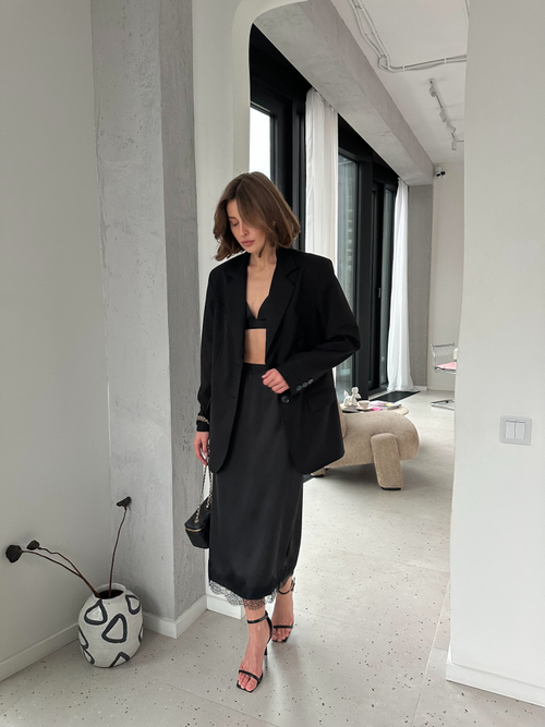 Юбка из шелка с кружевом миди черная