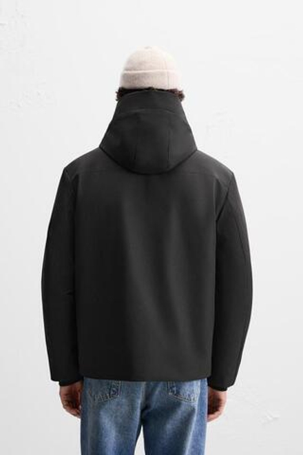 ZARA КУРТКА ИЗ ВЫСОКОТЕХНОЛОГИЧНОЙ ТКАНИ С КАПЮШОНОМ, ЧЕРНЫЙ