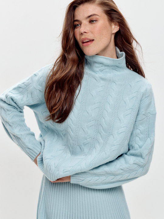 Кашемировый свитер с косами