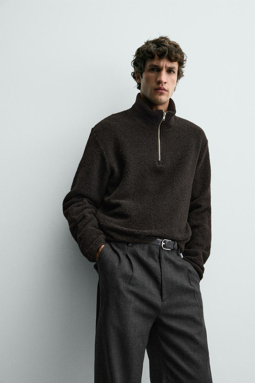 ZARA ТОЛСТОВКА ИЗ ИСКУССТВЕННОЙ ОВЧИНЫ С ВОРОТНИКОМ НА МОЛНИИ, ТЕМНО-КОРИЧНЕВЫЙ