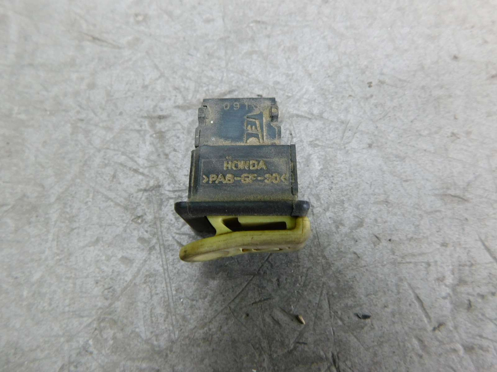 Кнопка звукового сигнала Honda Dio AF62 53206-GFH 032256