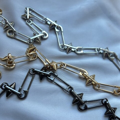 21221-ч Цепь «Шипы и булавки» 14/30*6 мм, черная, м