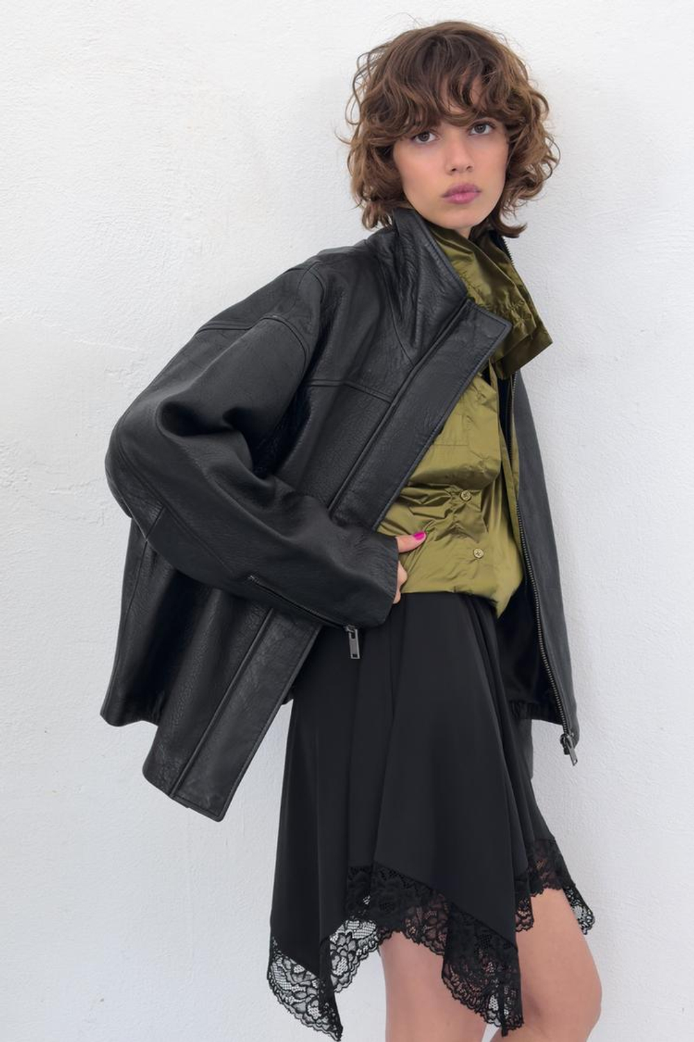 ZARA КУРТКА OVERSIZE ИЗ 100% КОЖИ, ЧЕРНЫЙ