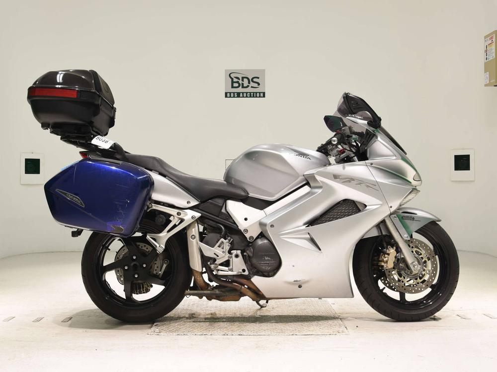 Honda VFR800A , 2006