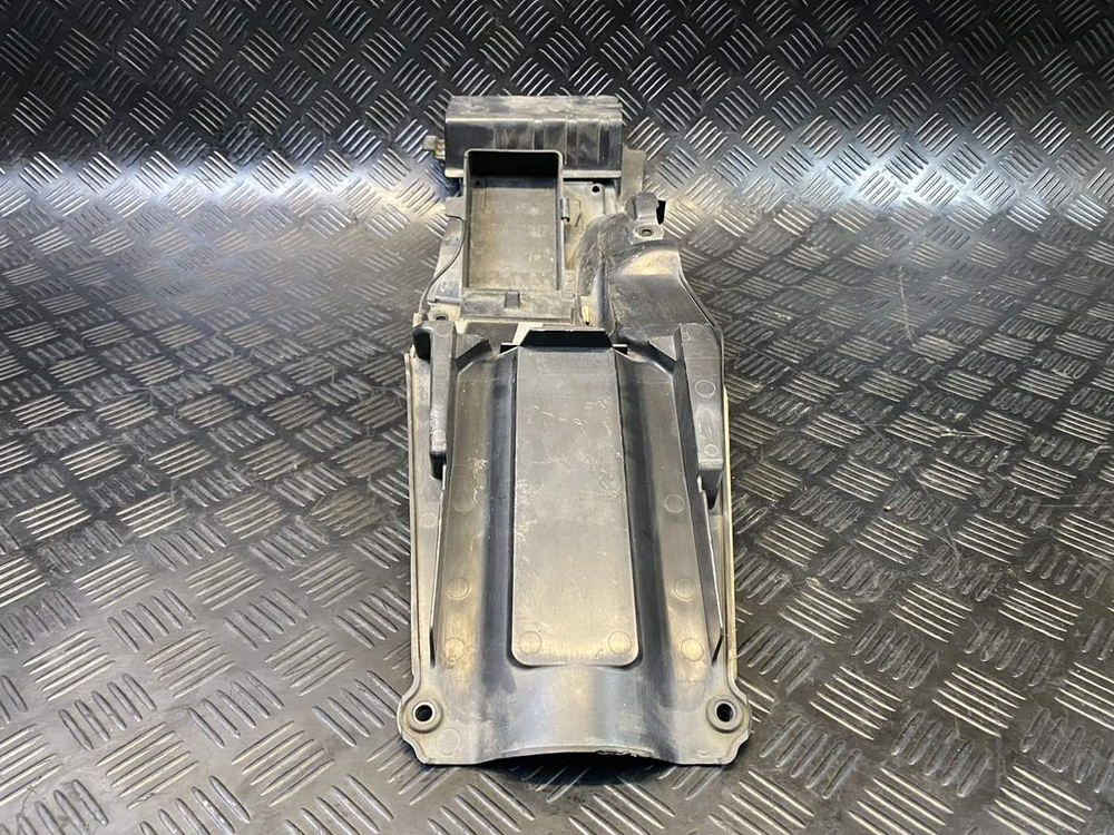 Подкрылок Suzuki GSR400 (GK7DA)