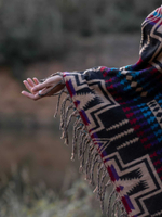 Пончо женское шерстяное с орнаментом