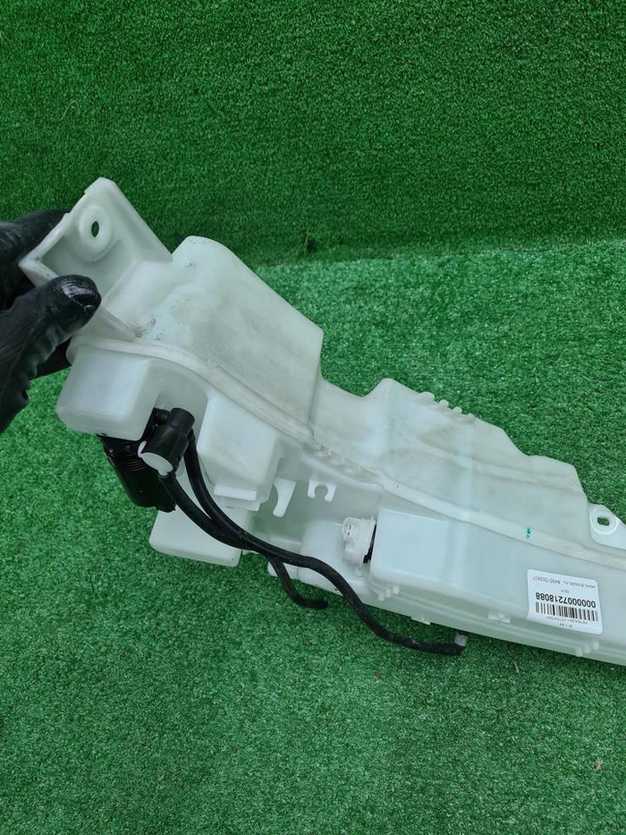 Бачок омывателя Land-Rover Discovery Sport (19-нв)