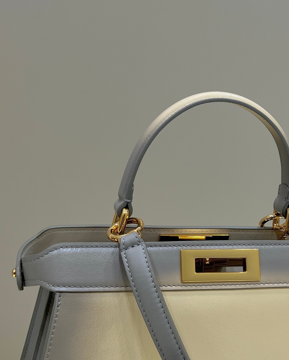 Fendi Peekaboo ISeeU Medium 33 cm
