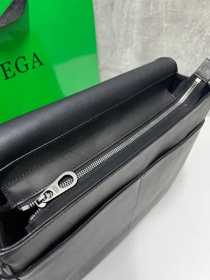 Сумка мужская кожаная Bottega Veneta через плечо