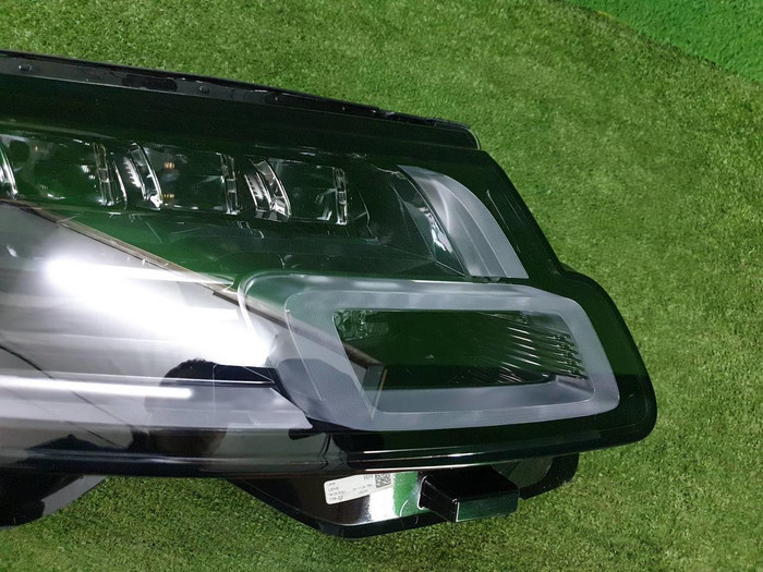 Фара правая Range Rover Vogue 4 L405 17-22 Pixel