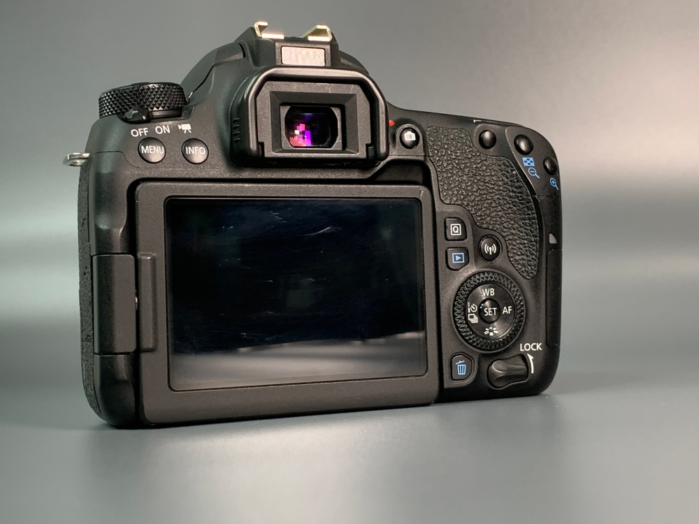 Canon EOS 77D 33.000 кадров