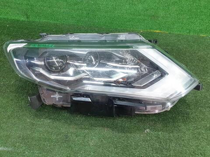 Фара правая Nissan X-Trail T32 (2017-2022) LED