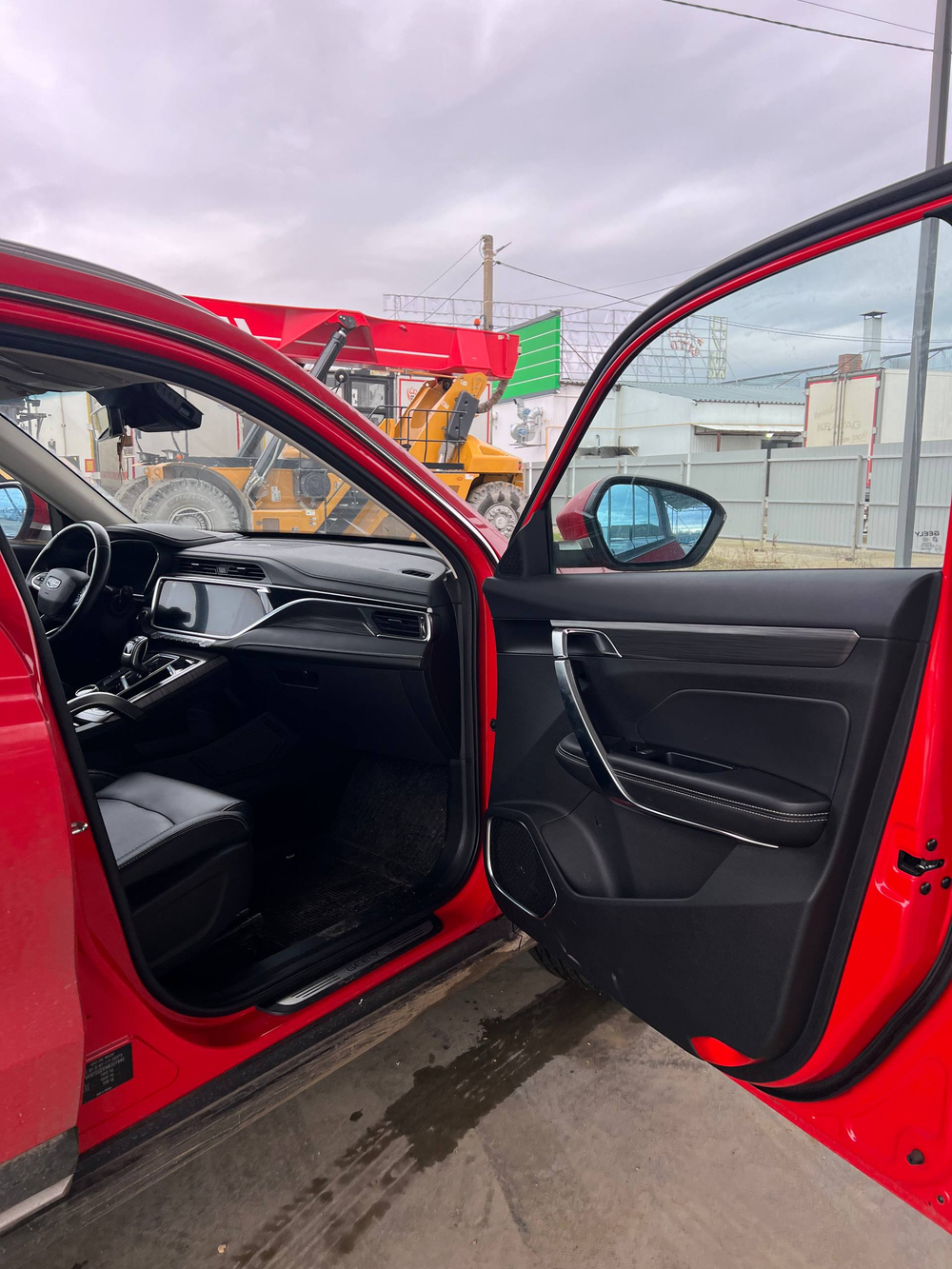 Geely Atlas Pro Luxury 1.5T 6AT 2WD (177 л.с.)