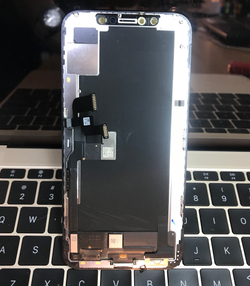 Дисплей iPhone XS. Замена разбитого стекла 5000. Екатеринбург.