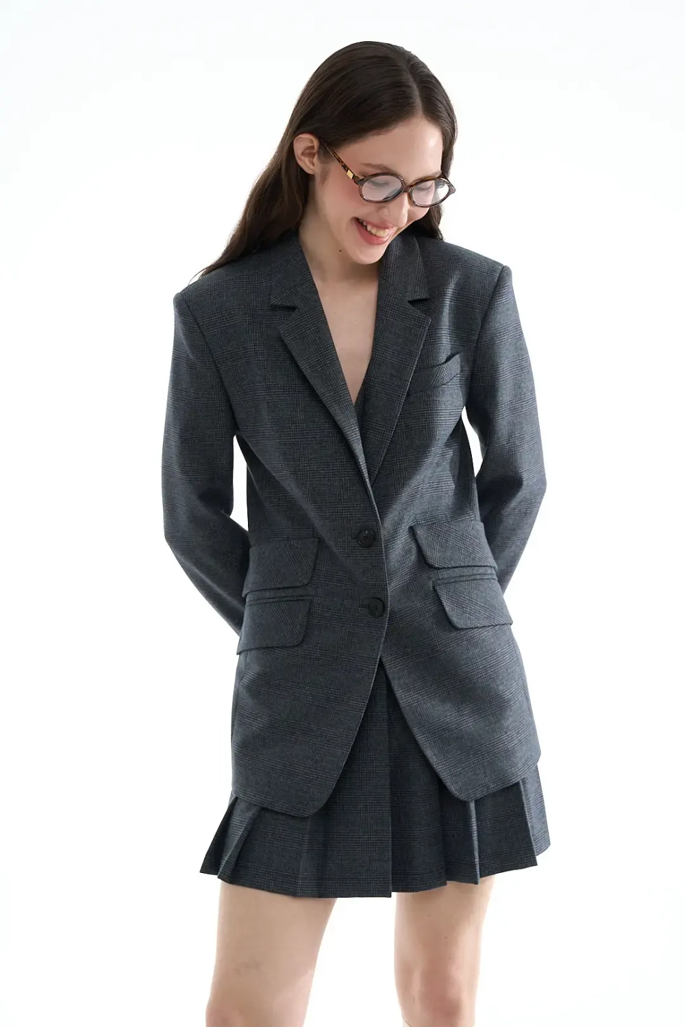 Однобортный жакет в клетку серый