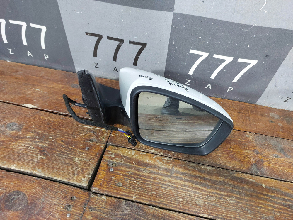 Зеркало правое 6 pin Rapid / Polo 6 Б/У Оригинал 5JB857502J