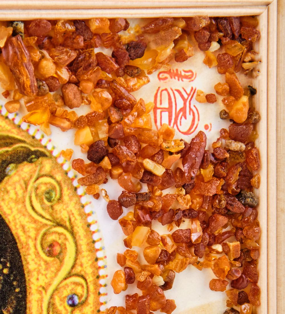 AMB-51/ 8 Икона Божией Матери «Иверская» (с янтарной крошкой) дер.рамка 21х30