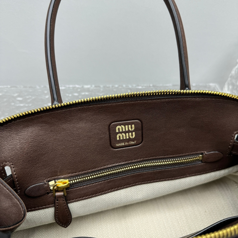Miu Miu Aventure 33 cm